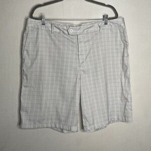 Under Armour Gray Plaid Performance Stretch Flat Front Golf Shorts Men Size 40